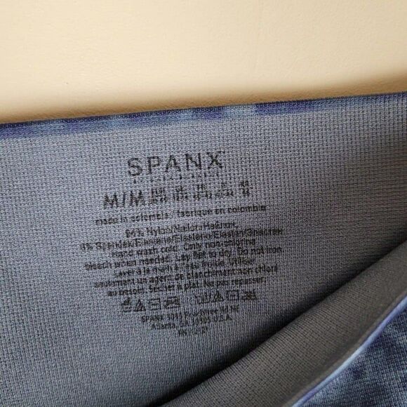Spanx Size M Look At Me Now Seamless Leggings Cropped Indigo Blue Watercolor - Picture 7 of 7